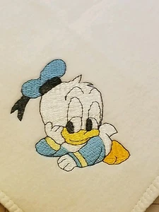 Handmade Personalized Embroidery Fleece Baby Blanket Donald Duck - Picture 1 of 1