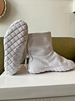 Comme Des Garçons X Nike Air Leather Chukka Moc-women’s 6-WHITE - Image 1 of 4