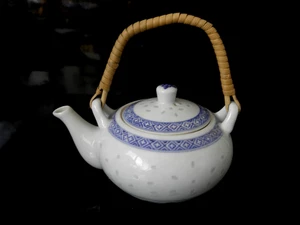 Tetera pequeña Made in China 1 persona 200 ml sin usar - Imagen 1 de 5