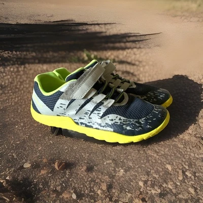 MERRELL Trail Glove 5 Big Kid Trail Hiking Shoes Barefoot No Insole Sz 4.5 Used - Imagem 1 de 4