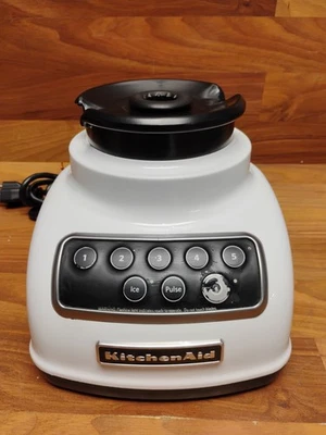 KitchenAid KSB1570WH White 5-Speed Blender - Motor Base ONLY - Works Great! - Image 1 of 4