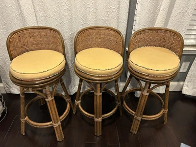 Vtg Rattan Wicker Swivel Seat Barstool Height, not counter  Smoke Free - Image 1 of 4