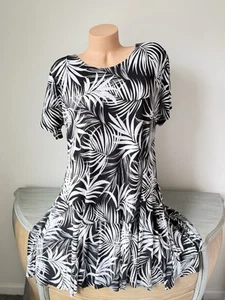 Karen Kane T Shirt Dress Womens 1X Black White Coastal Palm Ruffle - Picture 1 of 9