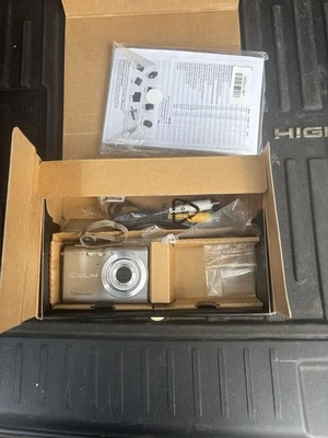 Casio Digital Camera Exilim EX-Z70 7.2MP Gray In Original Box - Image 1 of 4