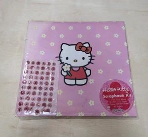 Kit de página de álbum de recortes Hello Kitty Sandy Lion Kit 2007 - Imagen 1 de 12