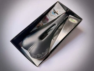 Selle Italia SLR NEW NOS CARBONIO 175 grammi con scarico - VANOX del 2009 - Imagen 1 de 10