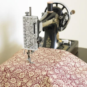 William Morris Mallow Wine Heavy Weight Cotton Floral Fabric By Half Metre - Picture 1 of 2