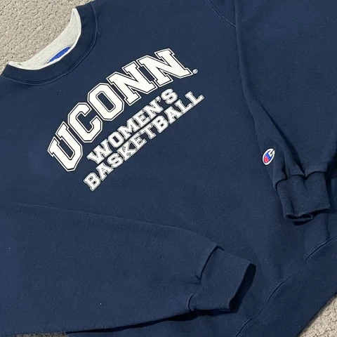 Champion UCONN Sweatshirt Mens M Blue Womens Basketball Double Crewneck Sweater Cover