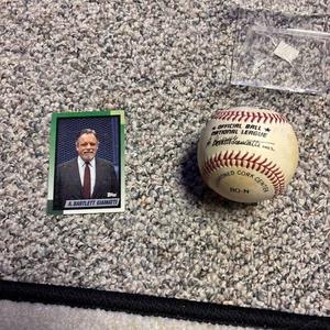 official national league baseball/ Giamatti & Case With Card - Picture 1 of 8
