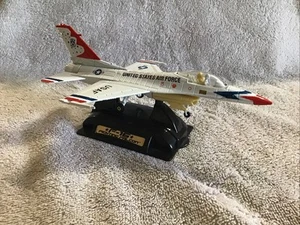 Motor Max USAF THUNDERBIRD F-16 Falcon Fighter Airplane 1/72 Diecast - Picture 1 of 10