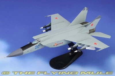 Hobby Master 1:72 MiG-25PDS Foxbat-E Soviet Air Force 146th GFAR Blue 20 - Image 1 of 4