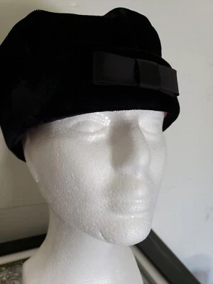Vintage Black Vintage Ladies Velvet Pillbox 40s great condition  - Image 1 of 4