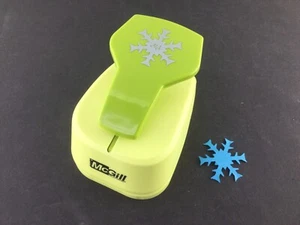 McGill Alpine Snowflake Winter 64500 Paper Lever Punch 1.25" x 1.25" - Picture 1 of 7