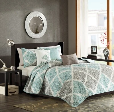 Madison Park Claire 6 Piece Printed Quilt Set with Throw Pillows - Image 1 of 4
