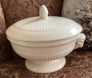Wedgewood Edme White Porcelain Serving Bowl - Picture 1 of 1
