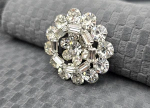 Vintage Weiss Brilliant Crystal Rhinestone Round Art Deco Brooch Pin - Picture 1 of 6
