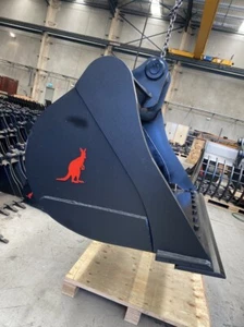 Mud / Batter Bucket 1500 mm wide suit 13 ton Excavator - Picture 1 of 10