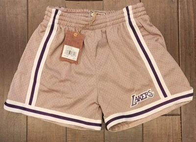 女士 Mitchell & Ness 洛杉矶湖人队网眼篮球短裤 - XL 码 — 第 1/3 张图片