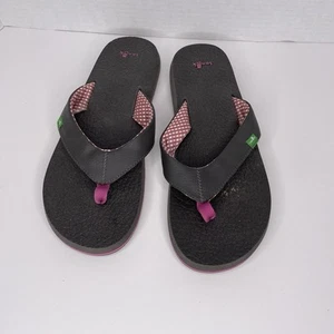 Sanuk Yoga Mat Women 10 Flip Flops Pink Black EUC Thong - Picture 1 of 2