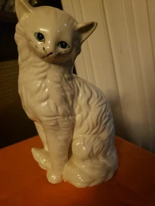Vintage Arnart Porcelain Persian Cat Blue Eyes Hand Painted 8”. Cat Figurine. - Picture 1 of 7