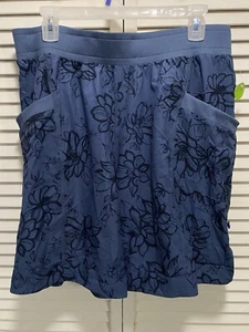 St John’s Bay Active Blue/Black Floral Bermuda Shorts Size L Elastic Pockets - Picture 1 of 10