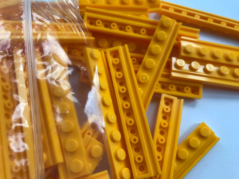 LEGO-NUEVO--#4510-NARANJA CLARO BRILLANTE-PLACA MODIFICADA 1 X 8 CON RIEL DE PUERTA-10 PIEZAS Foto 1 de 1