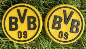 Paquete de 2 dijes de zapatos de cocodrilo de fútbol Borussia Dortmund FC - Imagen 1 de 1