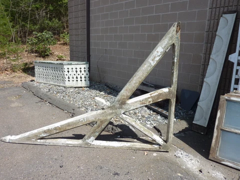 LARGE single railroad station DEPOT CORBEL bracket brace 94 x 63 x 3.75" ~ AS IS Cover
