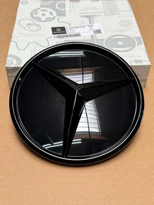 Mercedes-Benz Genuine W465 G63 G550 Front Grille Black Star w/Baseplate 2024-up - Image 1 of 4