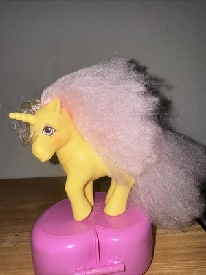 🌹 Vintage 1988 My Little Pony G1 Perfume Puff Red Roses – Yellow Unicorn - Image 1 of 4