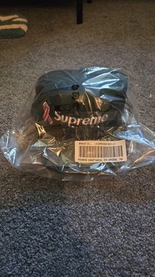 Supreme Breast Cancer Awareness Box Logo New Era FW25 7 5/8 (DarkGreen) In Bag - Image 1 of 4