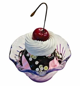 Cupcakes y pasteles falsos comida artificial fresa plátano sundae - Imagen 1 de 1