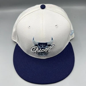 Chicago Bulls Mütze Herren weiß blau Windy City 9Fifty New Era NBA Snap Back Cap - Bild 1 von 7