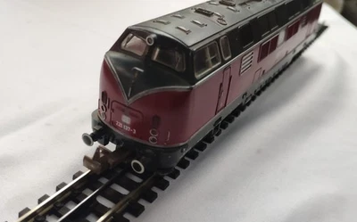 Trix Express - Diesellok V221 137-3 - Bild 1 von 4