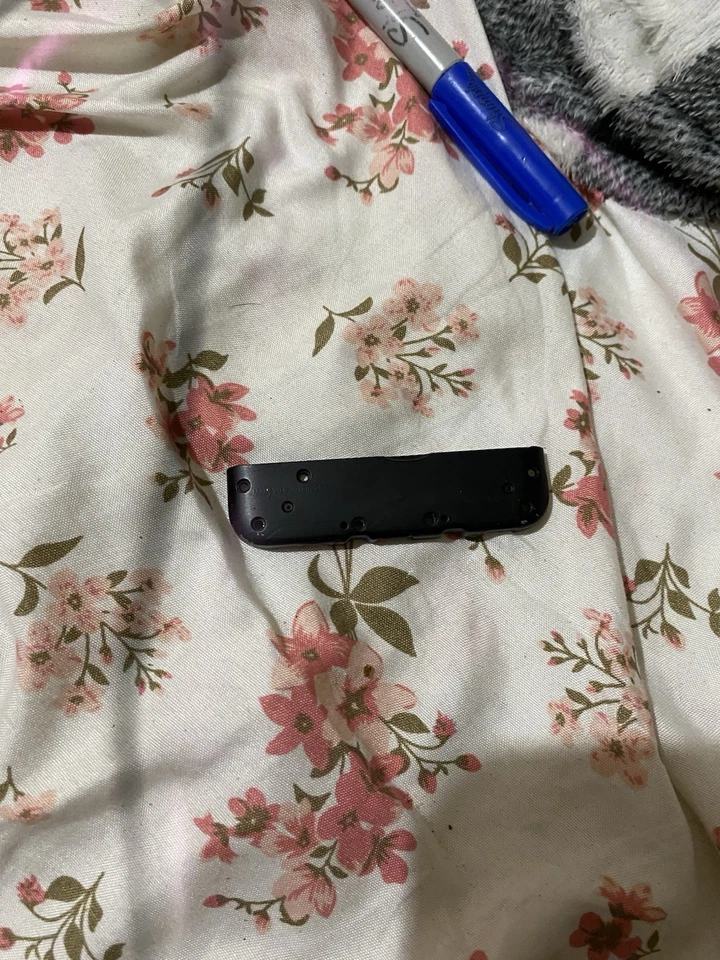 底部中框摩托罗拉 MOTO E6 XT2005DL TracFone 手机原装部件 #484 — 第 1/1 张图片