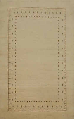 Alfombra moderna con bordes de tono neutro hecha a mano 6x8 con diseño intrincado Foto 1 de 4