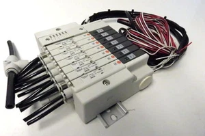 SMC SQ1131N-5-C4-Q (5) & SQ1131N-5-C6-Q (2) Pneumatic Solenoid Valve Manifold - Picture 1 of 6