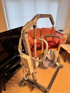 Invacare Birdie 180Kg Hoist and sling - Picture 1 of 3