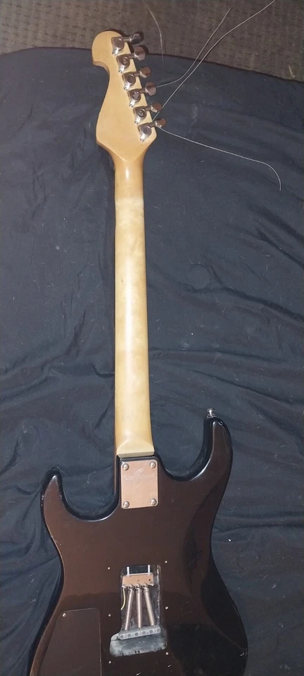 Guitar  Xo Series  - Image 1 of 3