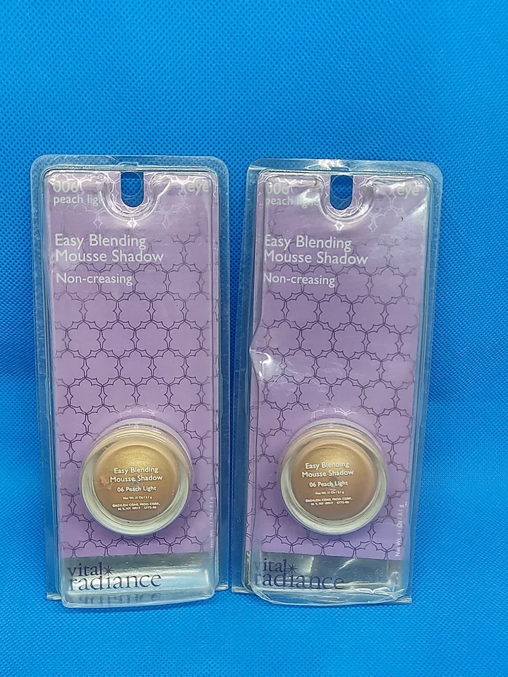 Vital Radiance by Revlon Easy Blending Mousse Shadow 006 Peach Light (LOT OF 2) - Image 1 of 2