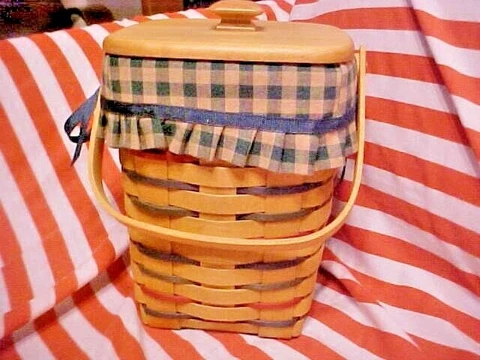 Longaberger LARGE PEG BASKET W/LID AND LINER AND PLASTIC LINER DK BLUE PLAID Cover