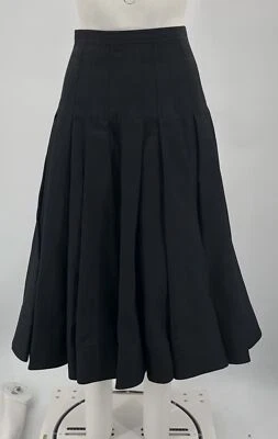 Valentino 2020 venta al por menor - $3900 falda midi negra tiro alto plisados invertidos talla 42 Foto 1 de 4