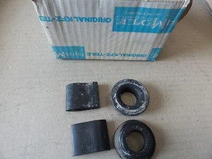 Mercedes W123 radiator mounting rubbers NEW 1235040412 - Picture 1 of 2