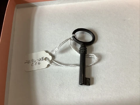 BOUVET RING CHEST KEY cabinet 2596-25-006 Cover