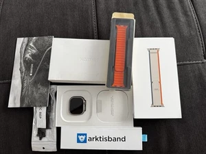 Apple Watch Ultra 2 49mm Titangehäuse - Zdjęcie 1 z 5