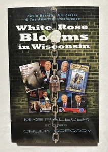 White Rose Blooms in Wisconsin - Bild 1 von 8