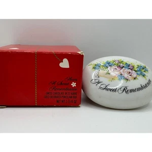 Avon tricker box with box - Picture 1 of 3