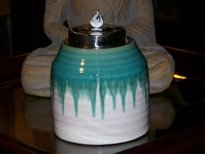 Ceramic table top torch with flat open space Zoroastran style fire - Bild 1 von 2