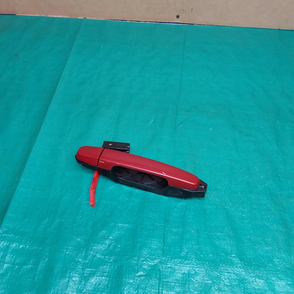 Manija de puerta exterior trasera roja para pasajero Toyota Corolla 2003-2008 OEM  Foto 1 de 4