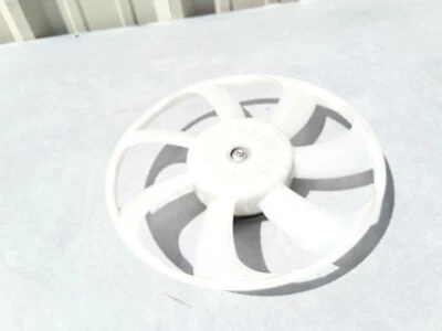 2012-2015 TOYOTA PRIUS PLUG IN LEFT DRIVER SIDE ENGINE RADIATOR COOLING FAN OEM - Image 1 of 4